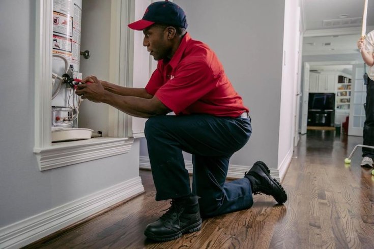 What Size Water Heater Does a Family of 4 Actually Need?